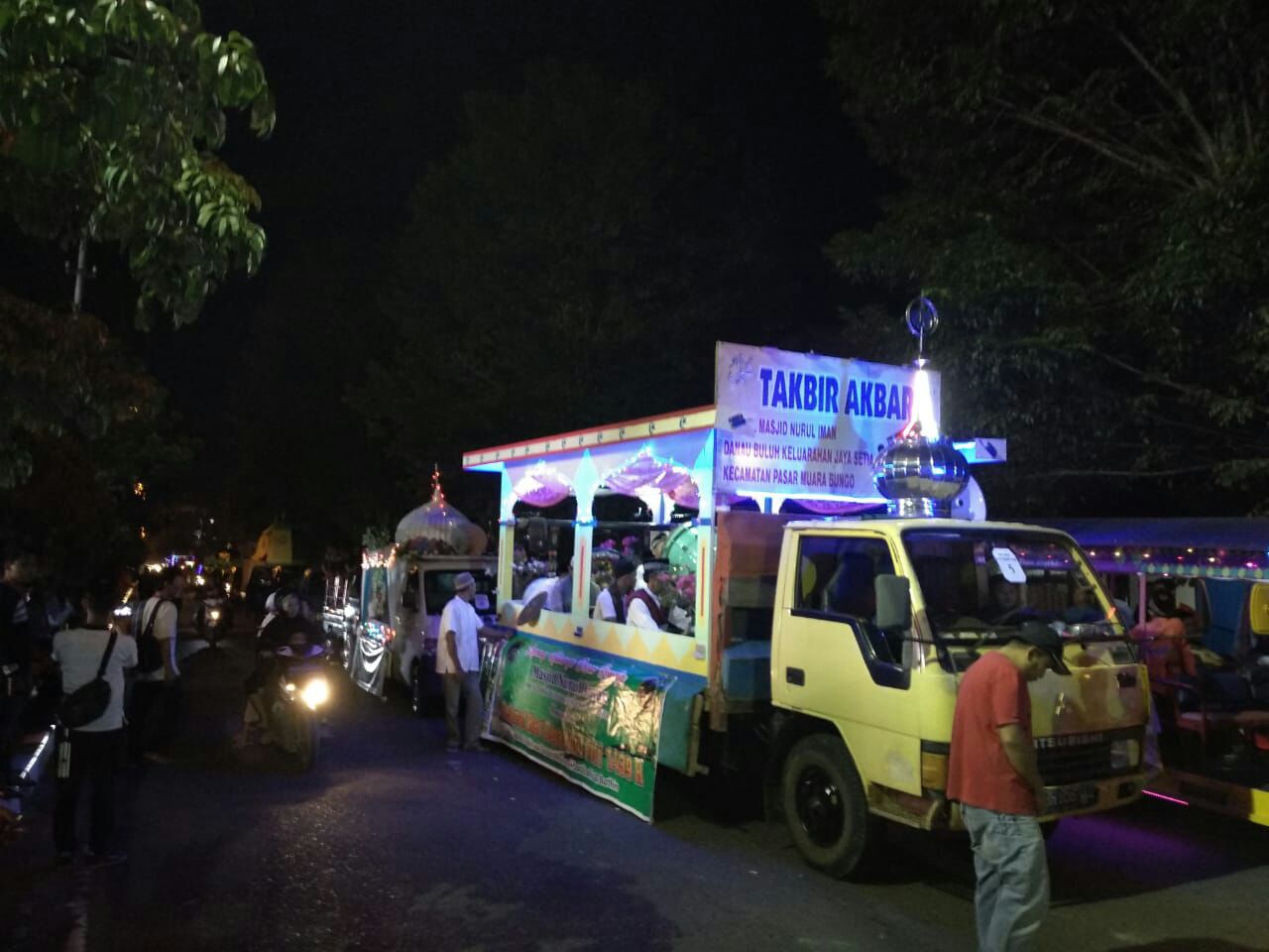 Ratusan Mobil Hias Ikuti Pawai Malam Takbiran Pemerintah Kabupaten Bungo Bungokab Go Id